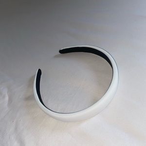 white hair band / head band